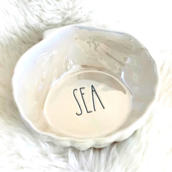 Rae Dunn | Dining | Rae Dunn Figural Sea Shell Iridescent Ceramic ...